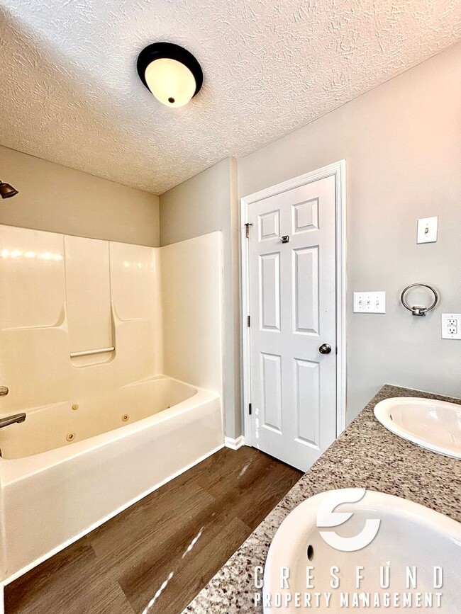 Building Photo - 7 MINUTES FROM INTERSTATE! Adorable 3 Bed Two Bath in Raeford - Ready for Move In TODAY!