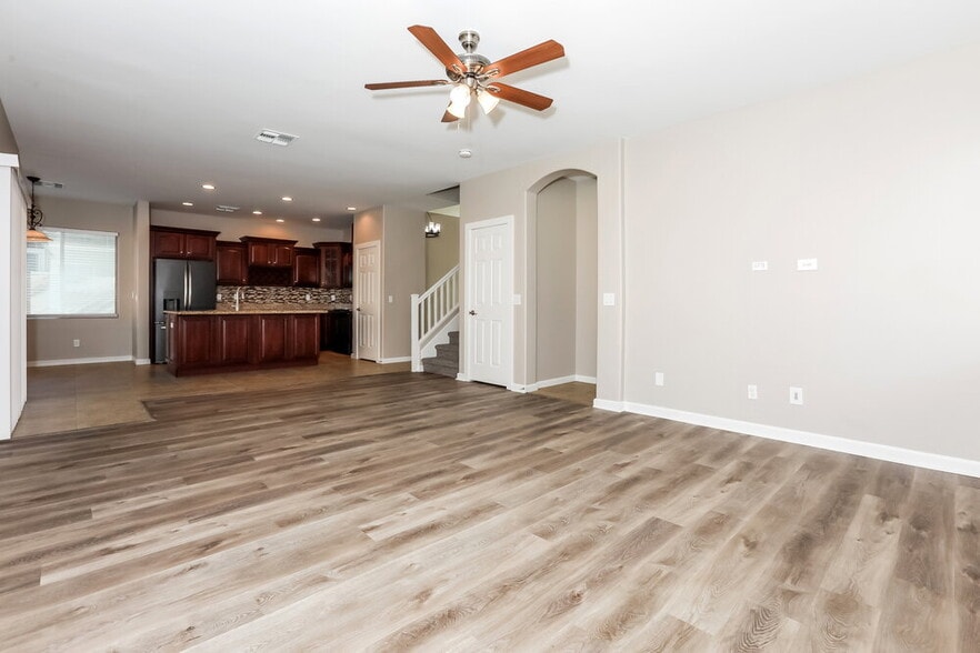 Building Photo - 4480 E Sundance Ct