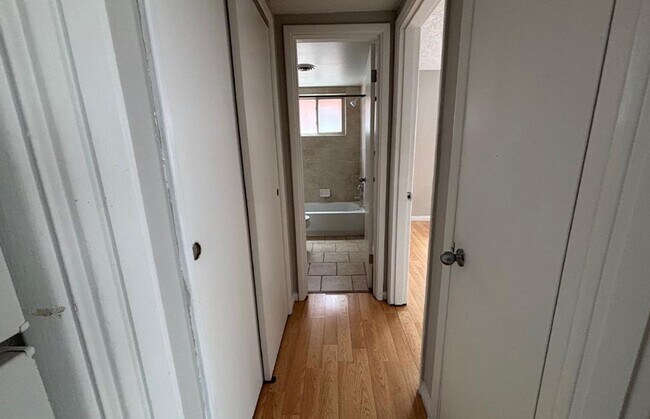 Building Photo - 559 Lowell Ave