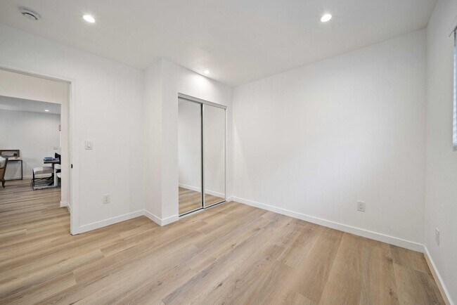 Building Photo - 11946 Aneta St