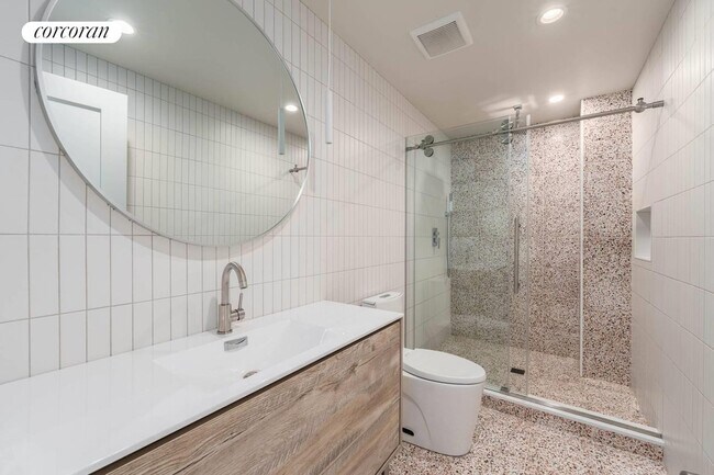 Building Photo - 590 Haywaters Dr
