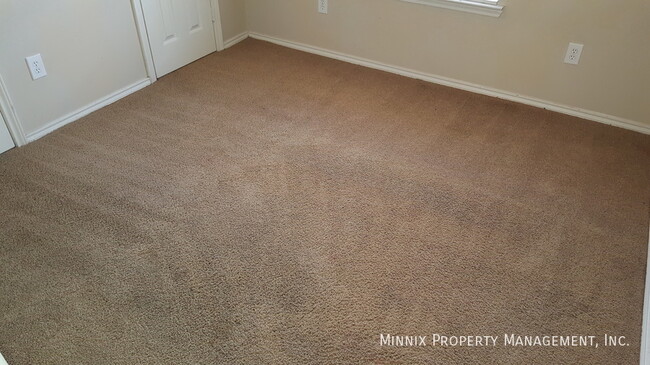 Building Photo - 515 N Kline Ave