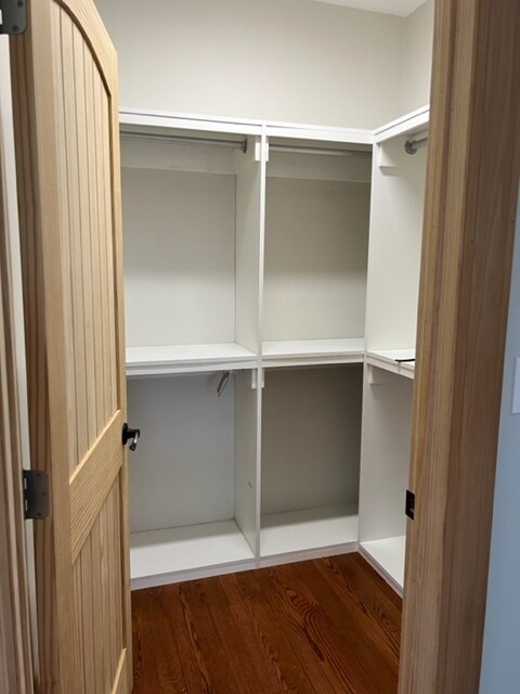 Walking Closet - 1 Rustic Rd