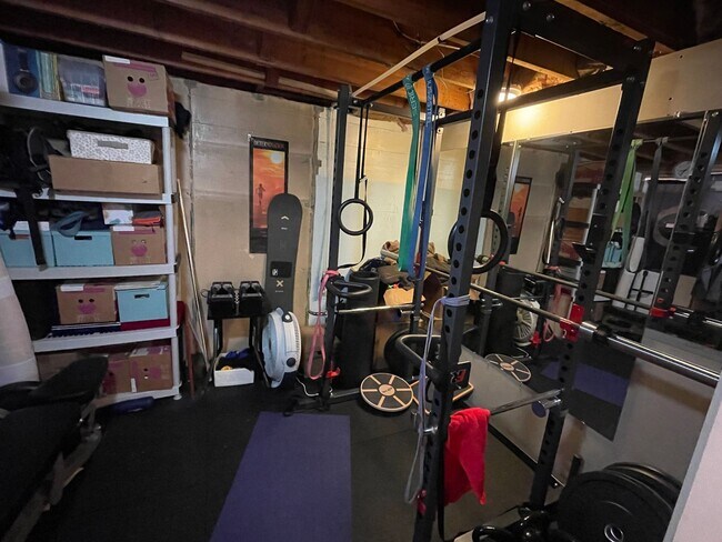 Building Photo - Elegant Three Bedroom Ravenna Home