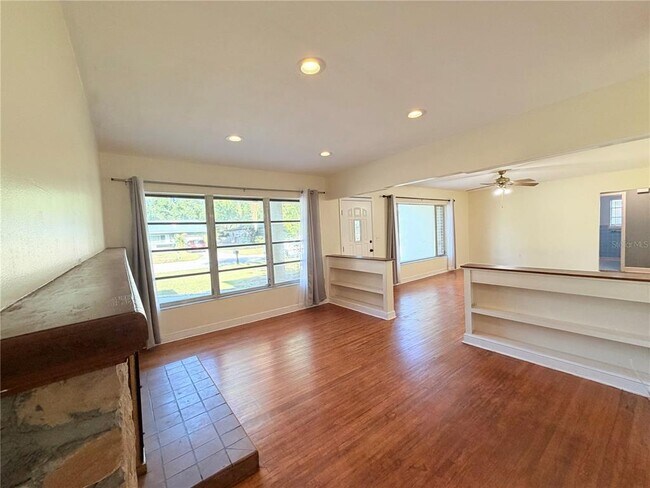 Building Photo - 309 Kerry Dr