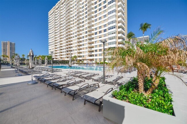 Building Photo - 1985 S Ocean Dr