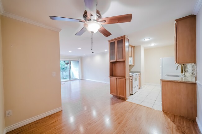 Building Photo - 1760 El Camino Real