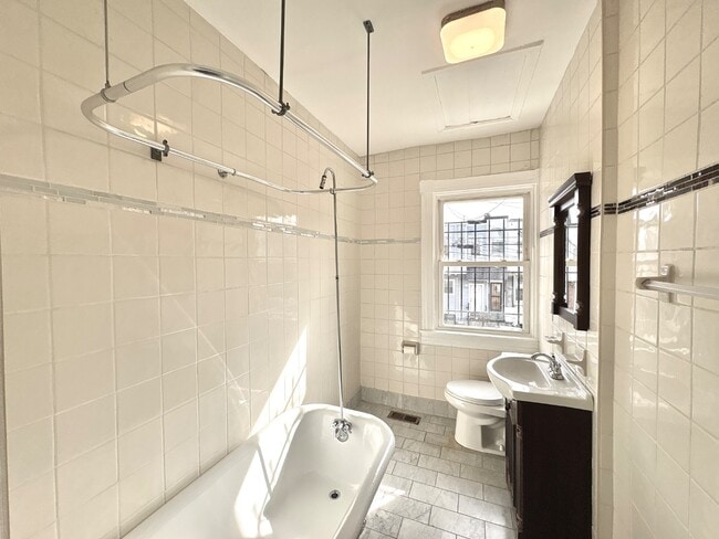 Building Photo - 2507 W Fayette St