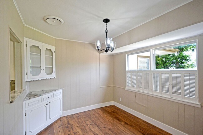 Building Photo - 671 W Merriweather St