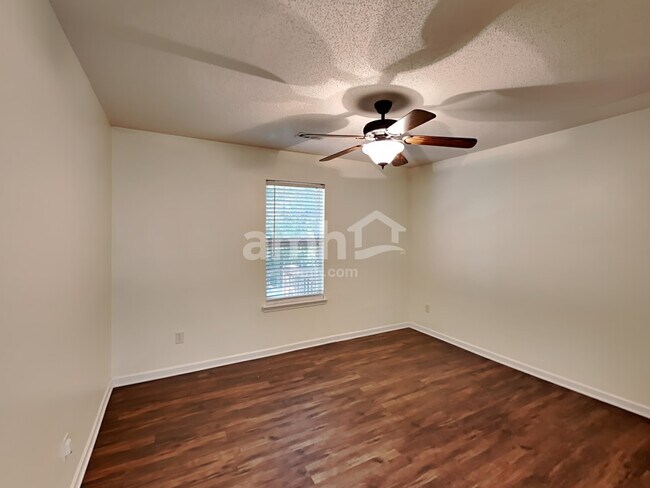 Building Photo - 4335 Bubbling Brook Ct