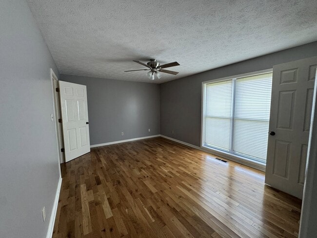 Building Photo - 110 S Dove Ct