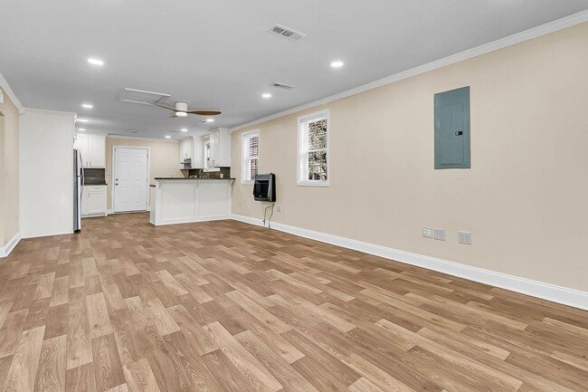 Building Photo - Tranquil Country Living on 2+ Acres — Spac...