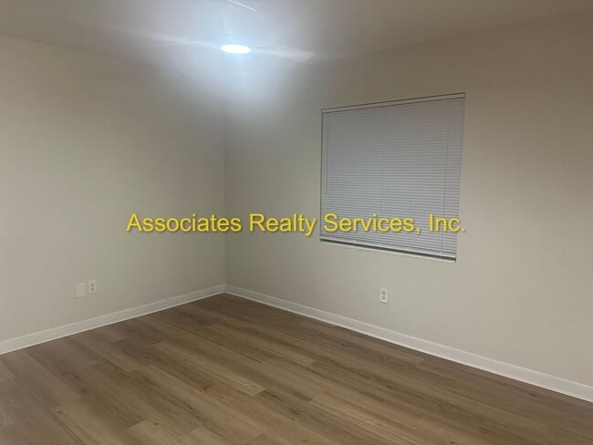 Building Photo - Remodeled 4BD/2BA Home with Den in Northwood!