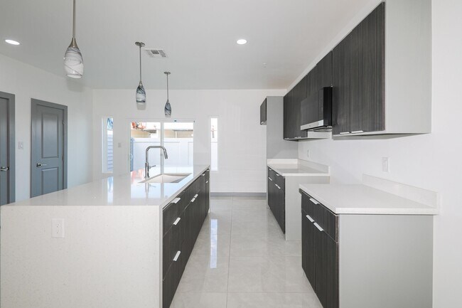 Building Photo - 1011 Emerald Valley Dr