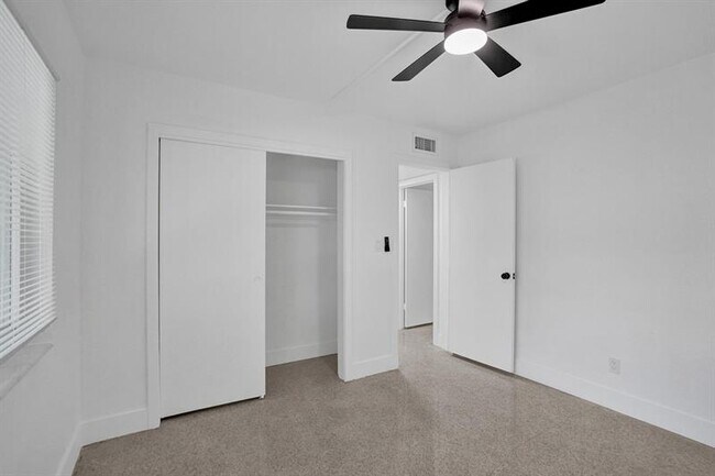 Building Photo - 1821 Middle River Dr