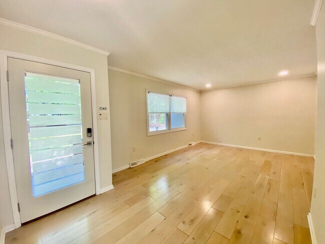 Building Photo - East AVL - Mid Century Modern Beauty in Bo...