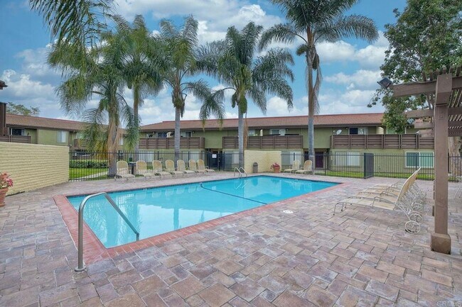 Building Photo - 615 Fredricks Ave