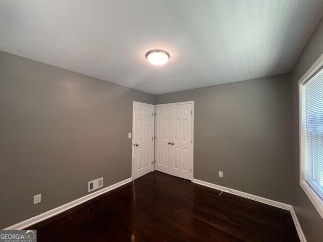 Building Photo - 1947 Kenwood Pl SE