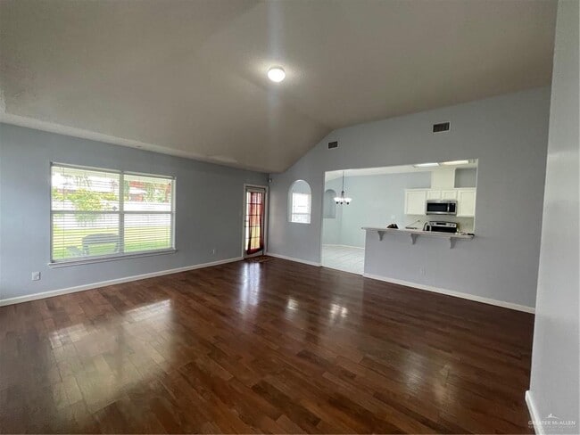 Building Photo - 3304 Santa Inez St