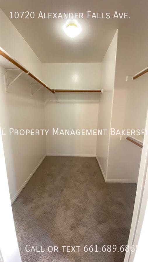 Building Photo - 10720 Alexander Falls Ave