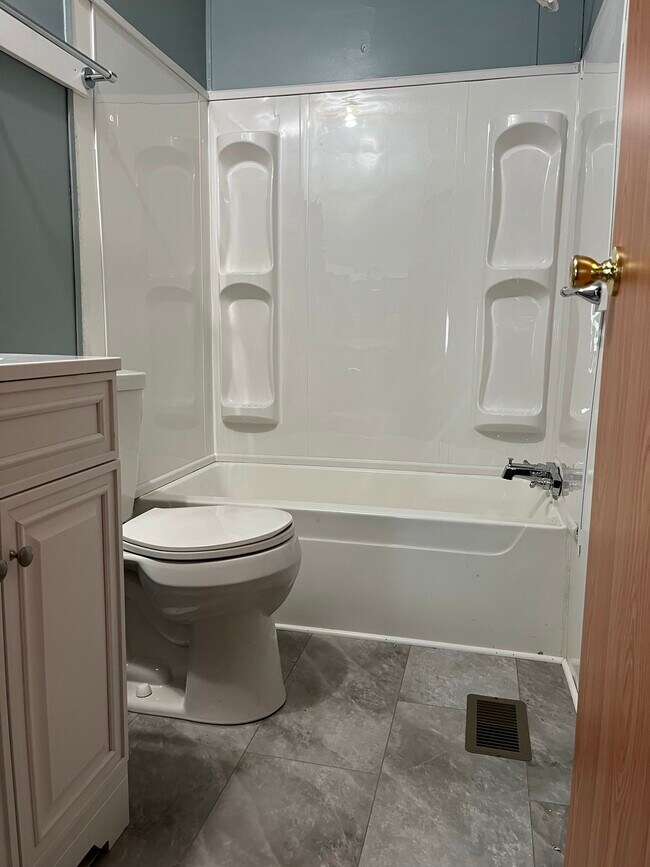 Building Photo - 492 McSwain Rd