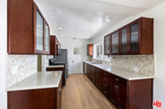 Building Photo - 815 N Harper Ave