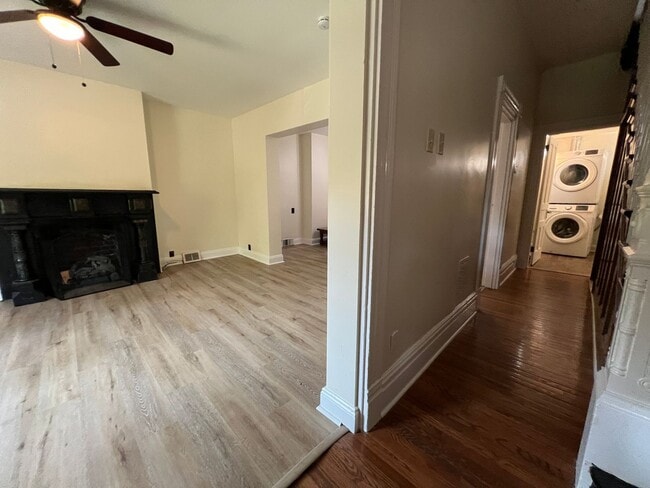 Building Photo - Stunning 4 bedroom 2.5 bathroom house  - B...