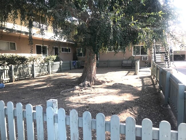 Shaded with beautiful Elm tree - Pet Paradise Stocker Gardens