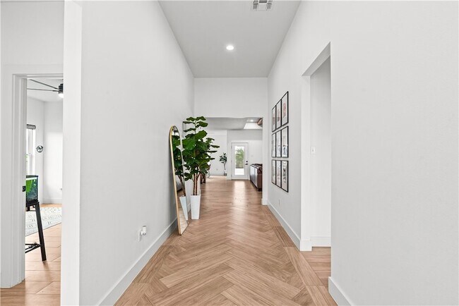 Building Photo - 1469 Lady Claudia St
