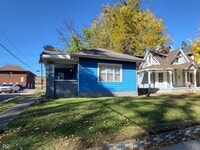 Building Photo - 402 N Bradley Ave