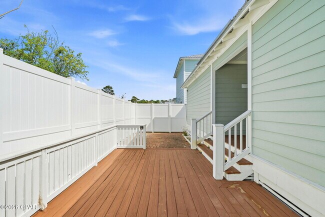 Building Photo - 415 Paradise Blvd