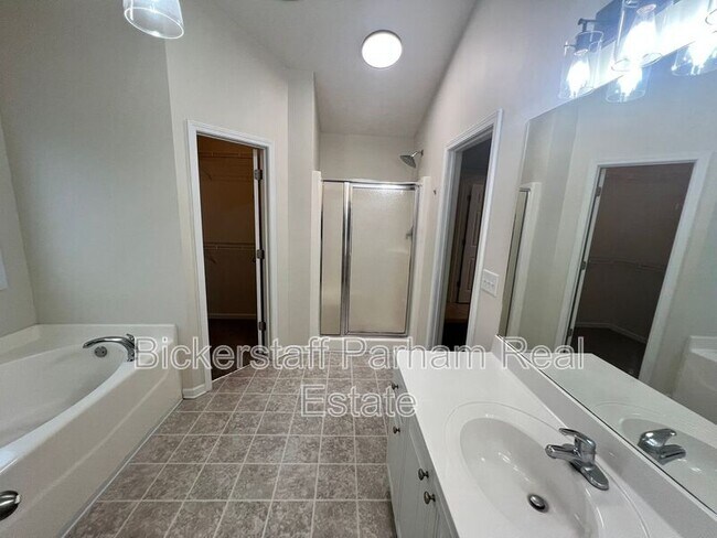 Building Photo - 3007 Nancy Dr