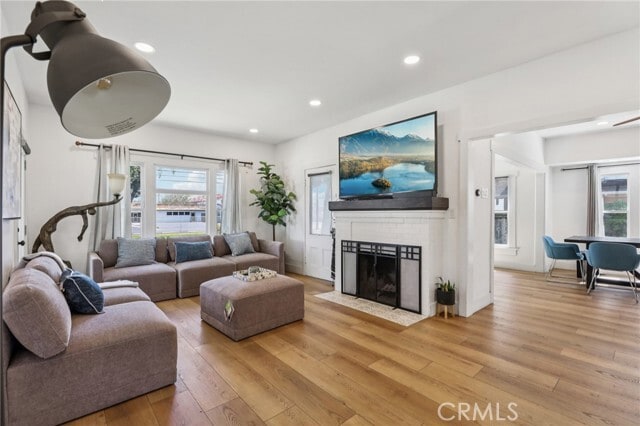 Building Photo - 230 S B St