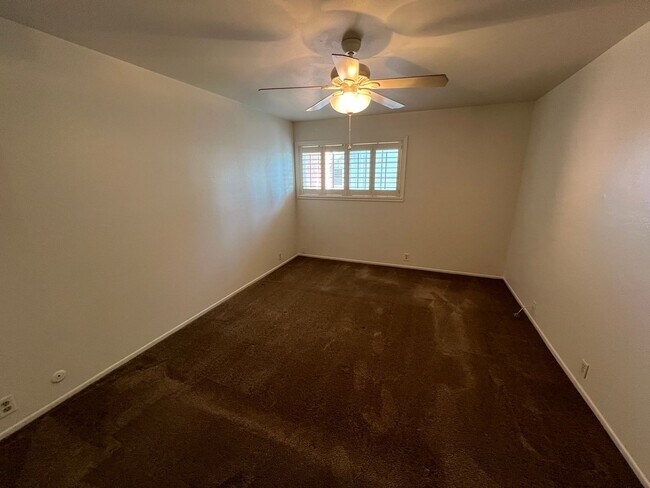 Building Photo - Charming Keys Harbor Condo 2+1.5