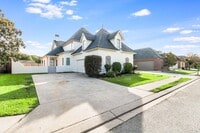 Building Photo - Beautifully Renovated 4-Bedroom Home in St...