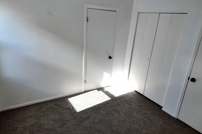 Building Photo - 1317 Fairview Ave