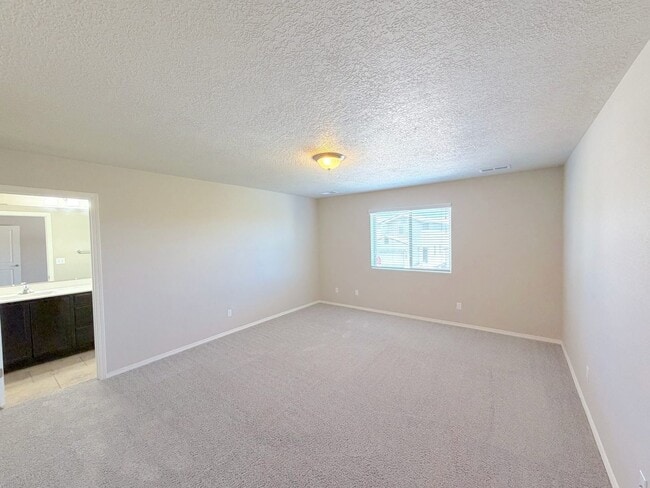 Building Photo - Beautiful 3-Bedroom Home in Tierra Oeste near Ladera/Unser. Refrigerated Air!