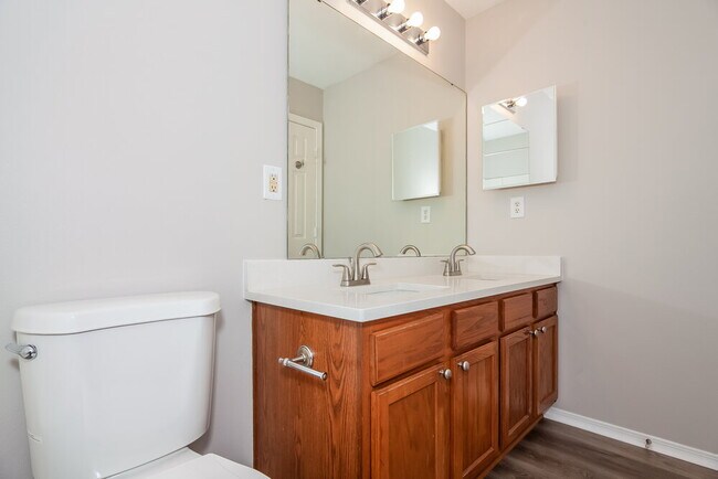 Building Photo - 8126 Rosberg Ln