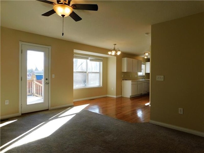 Building Photo - 6512 Oak Crest Dr
