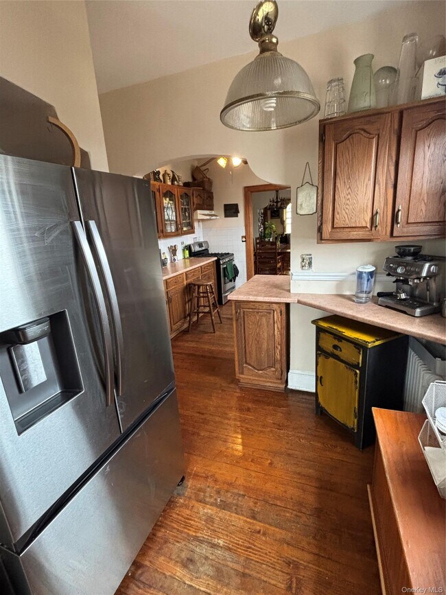 Building Photo - 329 E Chester St