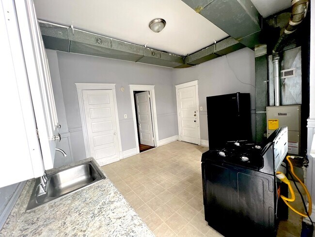 Building Photo - 4159 S Western Ave