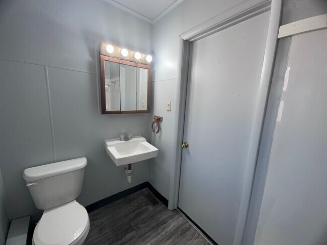 Building Photo - 1217 Williams-E