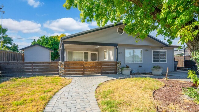 Primary Photo - 3 Bedroom home in Winters