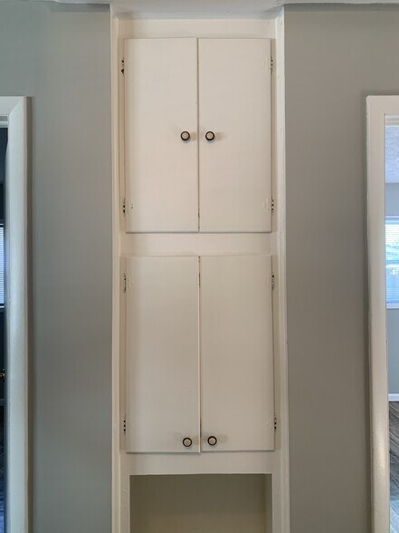 Building Photo - 10614 McPherson St