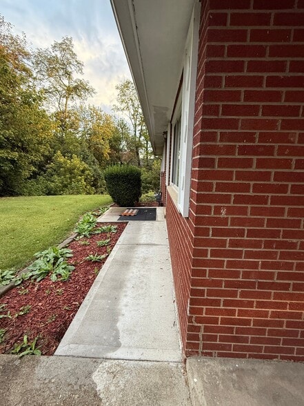 Building Photo - 8011 Alexandria Pike
