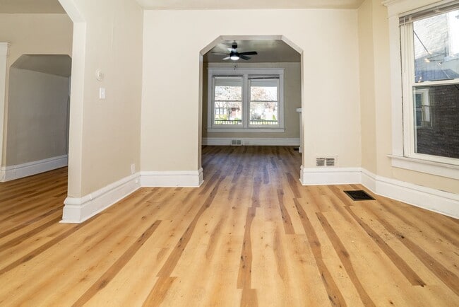 Primary Photo - 402 Woodland Ave
