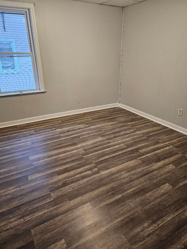 Building Photo - 270 5th St