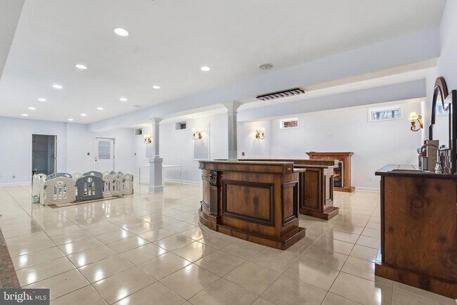 Building Photo - 4924 Berkshire Woods Dr