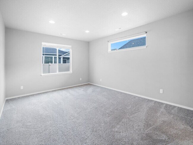Building Photo - 13519 E Olympic Ave