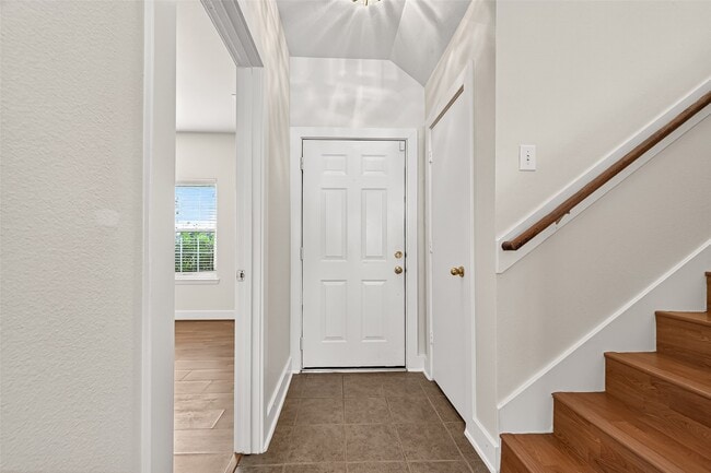 Building Photo - 6247 Settlers Lake Cir E